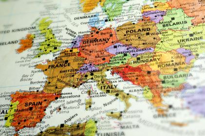 Traveling To Europe? 6 Tips To Help You Look And Act Like A Local