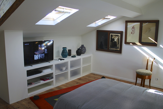 Attic Bedroom Interiors To Give You A More Relaxing Sleep